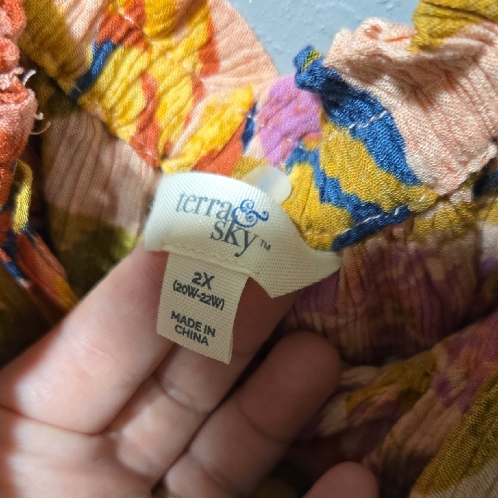 Terra & Sky Multicolor Floral Blouse - Picture 2 of 6